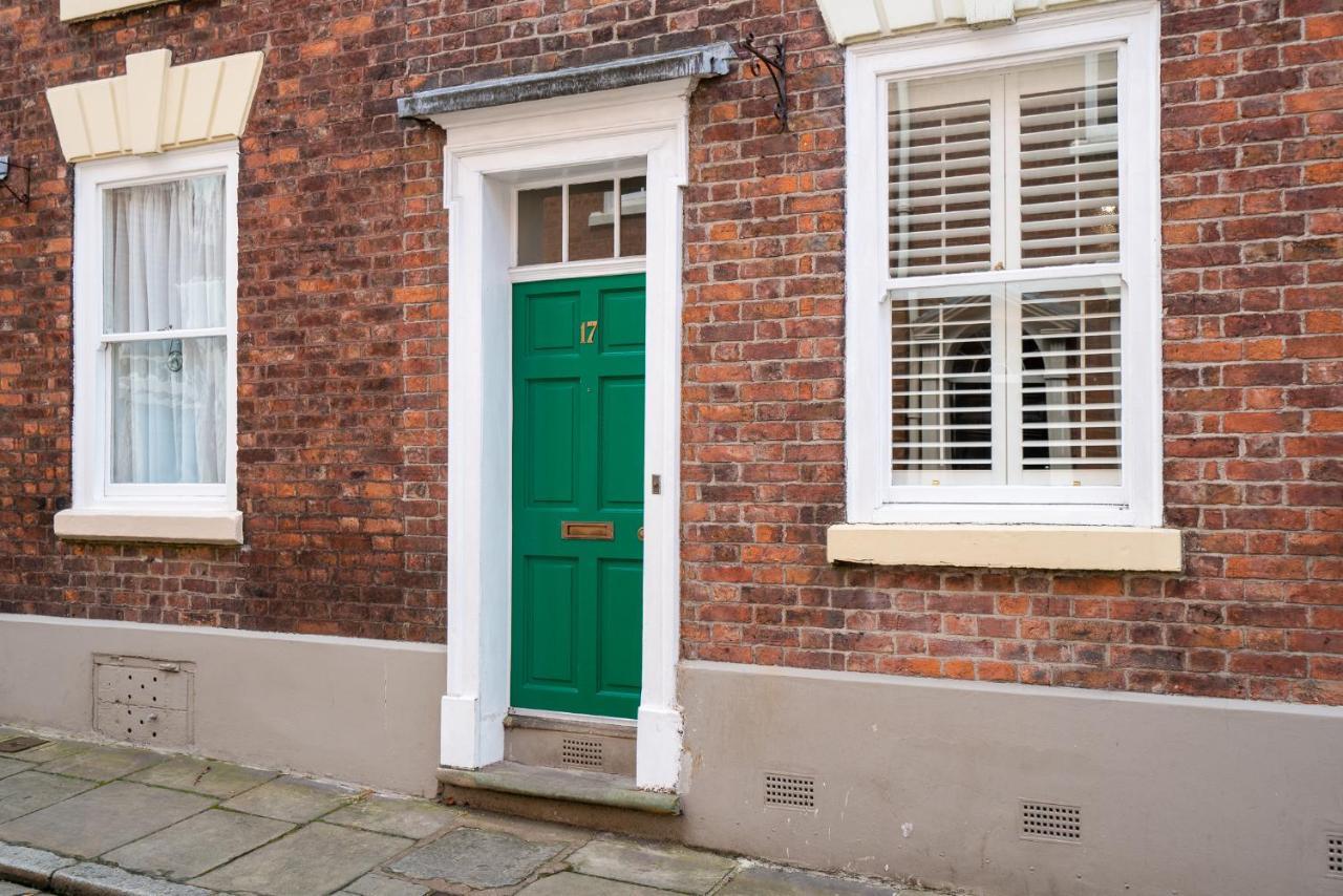 18Th Century Townhouse In Chester City Centre Vila Exterior foto